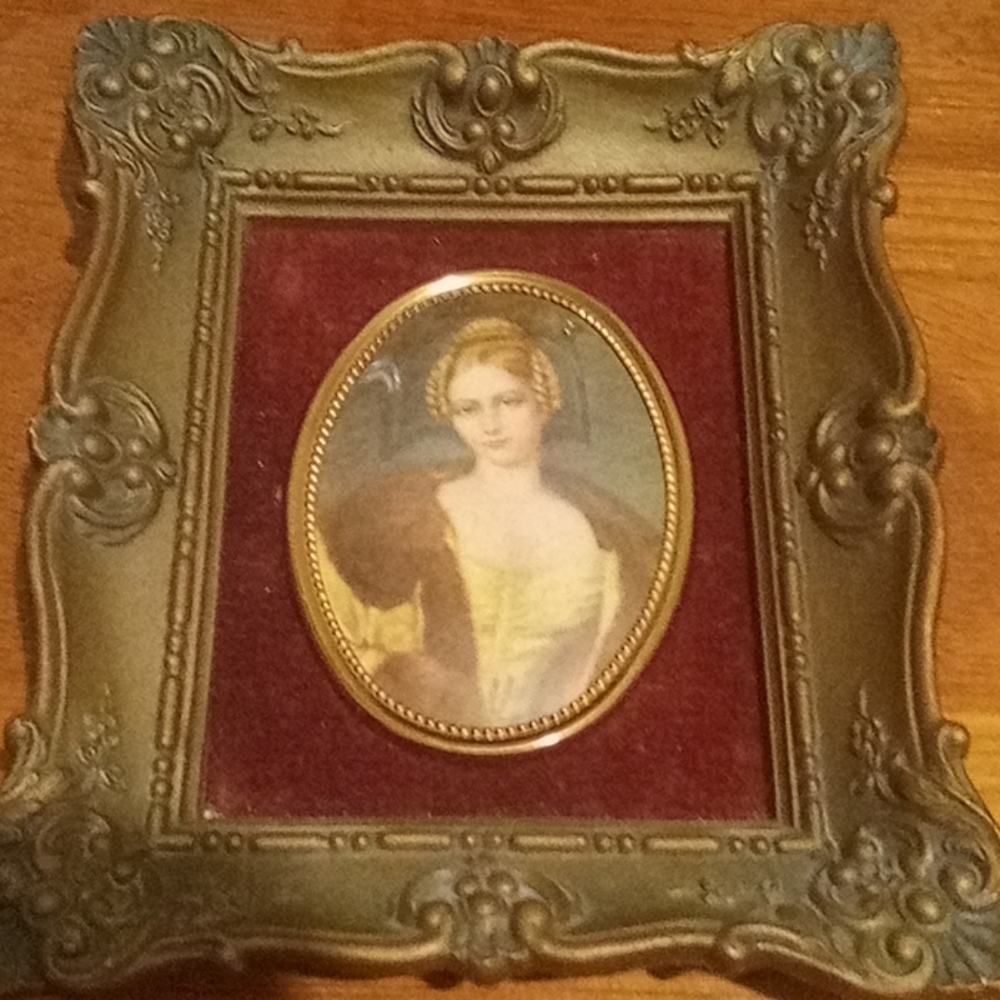 A Vintage Photo Of Countess Hobnstein